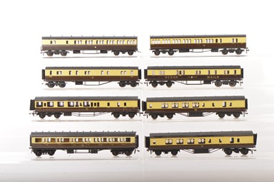 Lot 407 - Anbrico 00 Gauge unboxed GWR chocolate and cream Mainline Corridor and Suburban Coaches (8)