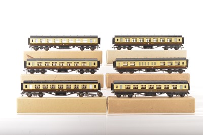 Lot 418 - Exley 00 Gauge boxed GWR chocolate and cream Main Line Corridor Coaches (6)