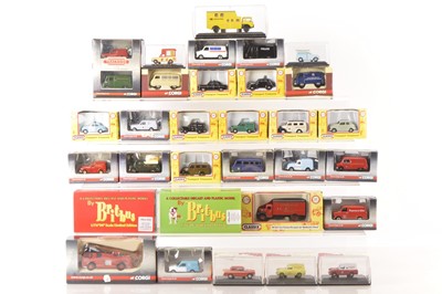 Lot 472 - Hornby Skale Auto Corgi Trackside Classix Transport Treasures and BritBus Boxed 00 Gauge Vehicles including Commercials and Cars (34)