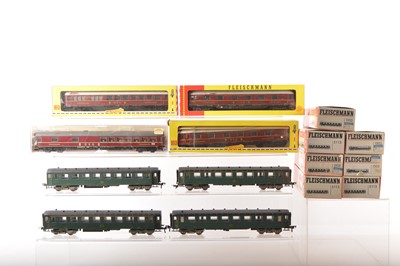 Lot 484 - Fleischmann HO Gauge Boxed  DSG maroon Mainline Coaches and  unboxed Belgian green Coaches (14)