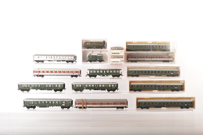 Lot 485 - Fleischmann HO Gauge Boxed and unboxed DB green and other coaches (16)