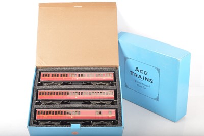 Lot 580 - Ace 0 Gauge modern issue C/1 3-car BR Maroon Passenger coaches