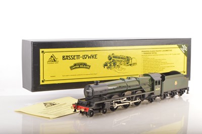 Lot 616 - Corgi Bassett Lowke 0 Gauge modern issue Limited edition BL99007 4-6-2 Loco & Tender BR lined green Princess Royal class 'Princess Royal'