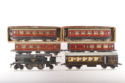 Lot 644 - Hornby 0 Gauge Locomotives and Passenger rolling stock (6)