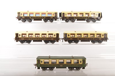 Lot 648 - Hornby 0 Gauge group of early Pullman coaches (5)