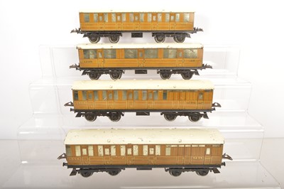 Lot 660 - Hornby 0 Gauge group of No.2 LNER Corridor coaches (4)