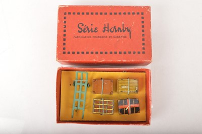 Lot 697 - French Hornby 0 Gauge Railway accessories No.1