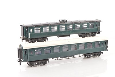 Lot 792 - A pair of Modified 0 Gauge Continental style Passenger coaches (2)