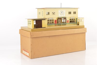 Lot 798 - Marklin station Cat Ref: 2002B 0 Scale Bahnhof Station