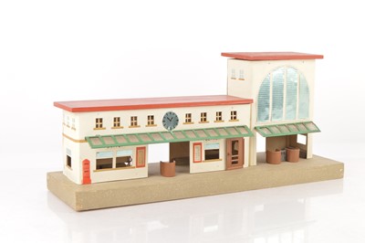 Lot 803 - Kibri Large scale wooden base and stiff card buildings of a Continental outline Station