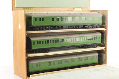 Lot 879 - Kit/Scratch Built Finescale 0 Gauge 6-car EMU (6)