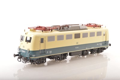 Lot 890 - Hubner (Eurotrain) Finescale 0 Gauge continental class 110 DB overhead electric Locomotive