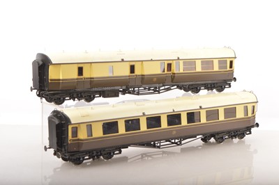 Lot 953 - MSC Models Kit built Finescale 0 Gauge pair of GWR Centenary Corridor Coaches (2)