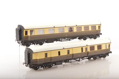 Lot 954 - MSC Models Kit built Finescale 0 Gauge pair of GWR Centenary Corridor Coaches (2)