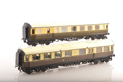 Lot 956 - MSC Models Kit built Finescale 0 Gauge pair of GWR Centenary Corridor Coaches (2)