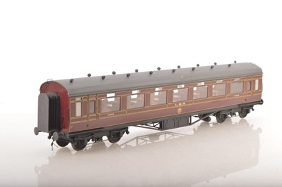 Lot 962 - Side Lines Models Kit built Finescale 0 Gauge LMS centre corridor open coach