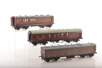 Lot 967 - Scratch /Kitbuilt 0 Gauge Finescale group of LMS coaches (3)