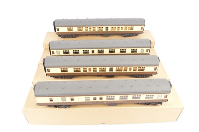 Lot 992 - Rebuilt repainted and fully detailed Lima 0 Gauge Mk 1 Deep Window 60' GWR chocolate and cream Coaches (4)