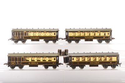 Lot 1013 - Hornby 0 Gauge group of No.2/3 Special Pullman coaches (4)