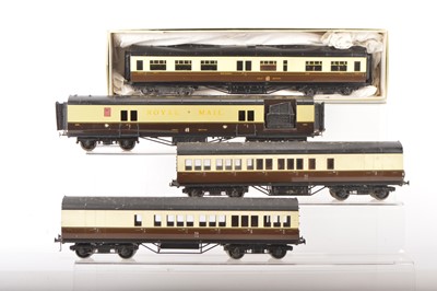 Lot 1024 - Exley 0 Gauge mixed group of GWR passenger coaches (4)