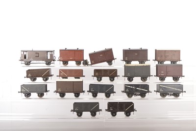 Lot 1044 - Leeds (LMS) 0 Gauge Bakelite Goods wagons (17)