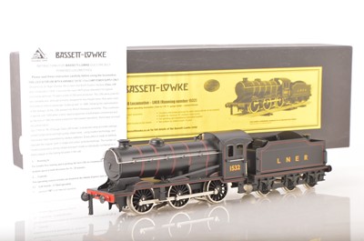 Lot 1060 - Bassett Lowke  0 Gauge modern issue BL99032 (Hornby Hobbies) 0-6-0 Loco & Tender class J39 LNER black