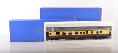 Lot 1099 - Darstaed 0 Gauge Modern issue Finescale pair of BR Mk 1 Crimson & Cream Passenger coaches (2)