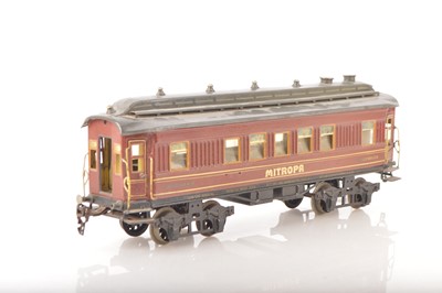 Lot 1152 - Marklin Gauge 1 Mitropa Speisewagen (Dinning car) in Red and Gold