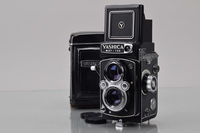 Lot 12 - A Yashica Mat 124 TLR Camera