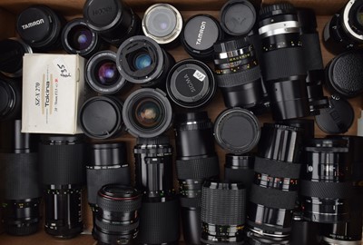 Lot 24 - A Tray of Zoom Lenses