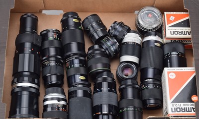 Lot 26 - A Tray of Prime Lenses