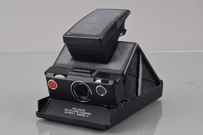 Lot 30 - A Polaroid SX-70 Alpha 1 Model 2 Camera