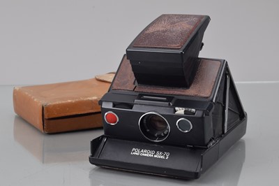 Lot 32 - A Polaroid SX-70 Alpha 1 Model 2 Camera