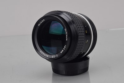 Lot 50 - A Nikon Nikkor 105mm f/2.5 Ai Lens