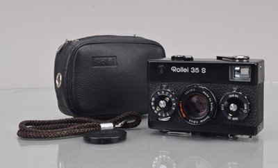 Lot 93 - A Rollei 35 S Compact Camera