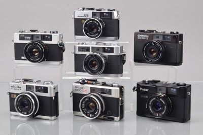 Lot 110 - A Tray of Compact Cameras