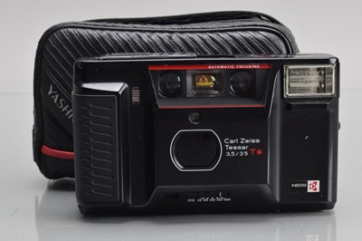 Lot 156 - A Yashica T AF Compact Camera