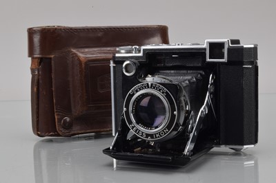 Lot 160 - A Zeiss Ikon Super Ikonta 532/16 Folding Rangefinder Camera