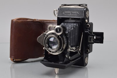 Lot 161 - A Zeiss Ikon Super Ikonta 530/2 Folding Rangefinder Camera