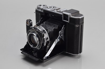 Lot 170 - A Zeiss Ikon Super Ikonta 532/16 Folding Rangefinder Camera