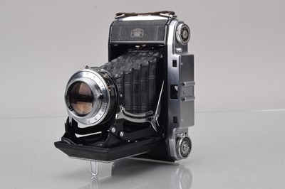 Lot 172 - A Zeiss Ikon Ikonta 524/2 Rangefinder Folding Camera