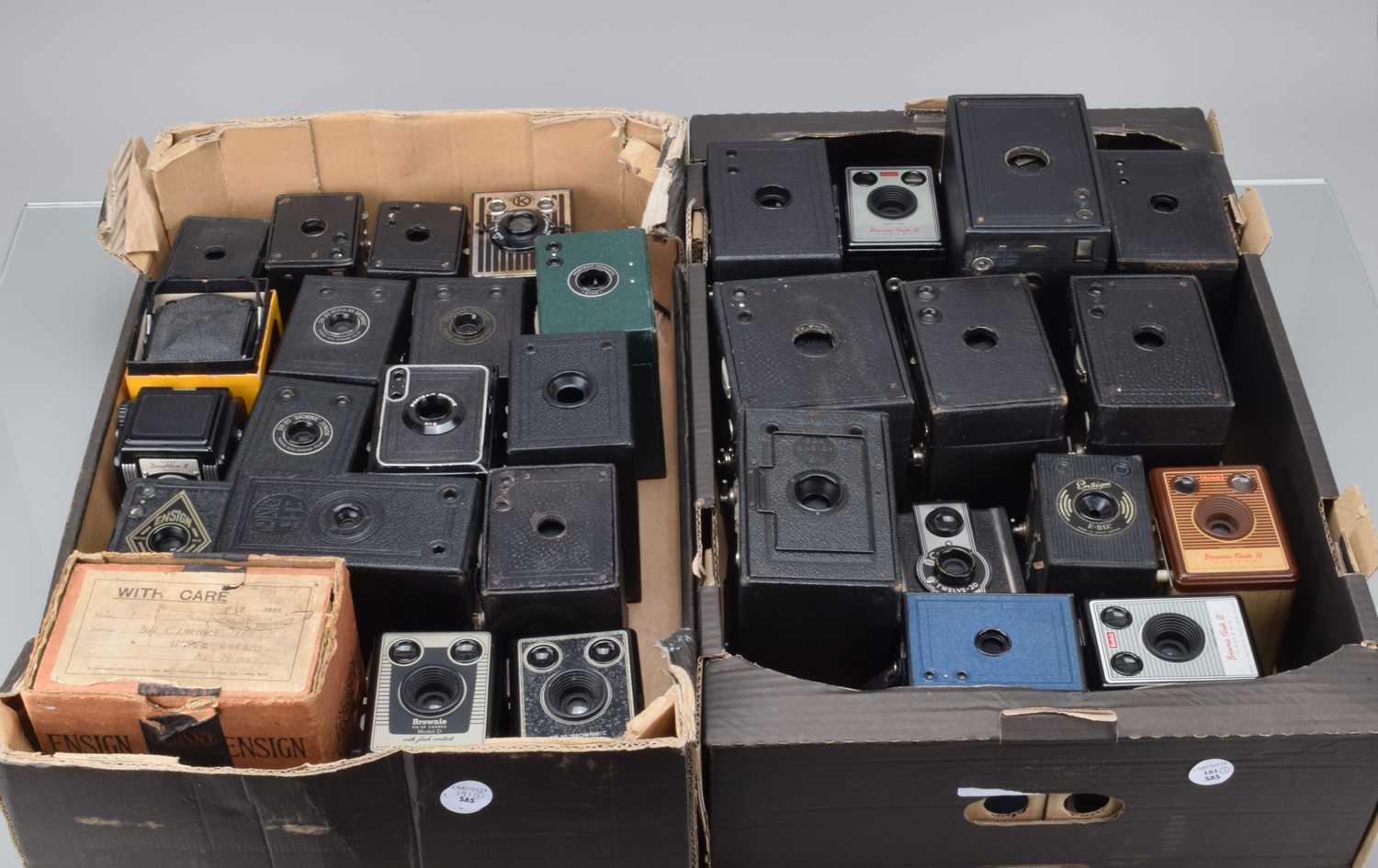 Camera Shot Box Lot 181 - Two Trays of Box Cameras,
