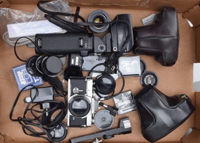 Lot 194 - Olympus OM Accessories