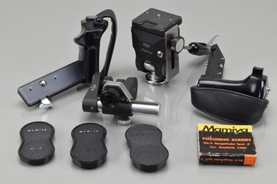 Lot 318 - Mamiya Accessories