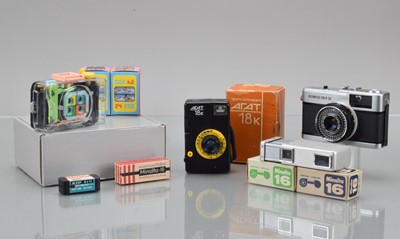 Lot 344 - A Group of Compact Cameras