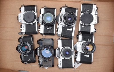 Lot 435 - A Tray of SLR Cameras