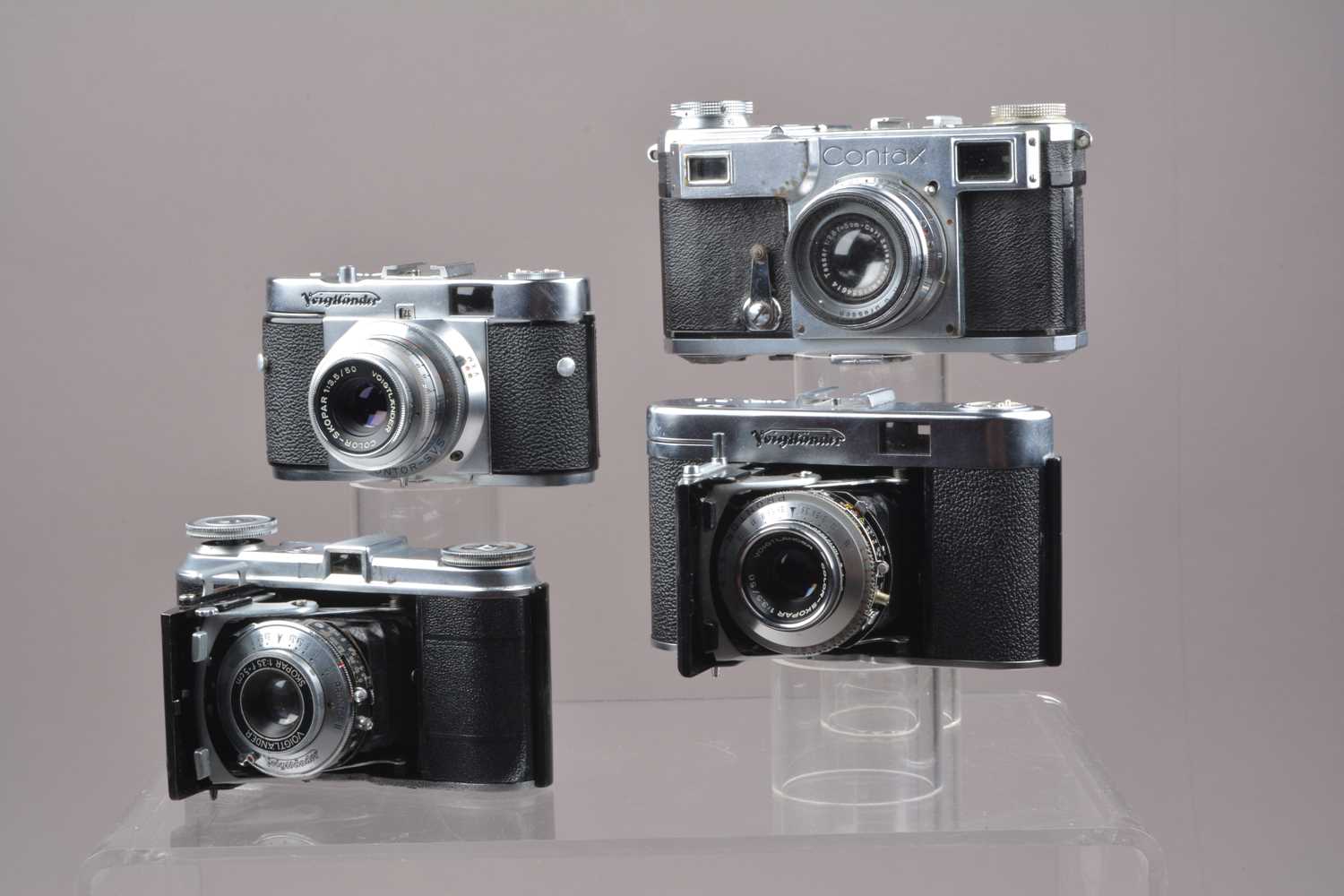 Lot 104 - A Group of Cameras