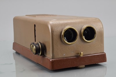 Lot 497 - A Hawk Stereoscopic Slide Projector