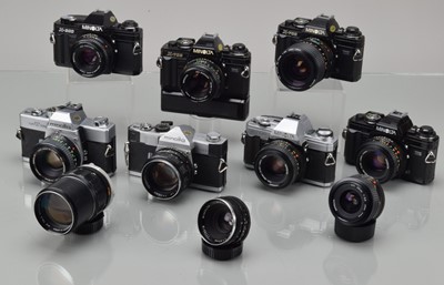 Lot 522 - A Tray of Minolta SLR Cameras