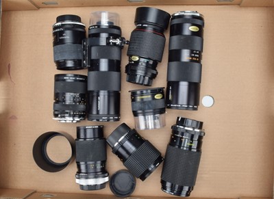 Lot 530 - A Tray of Various Lenses